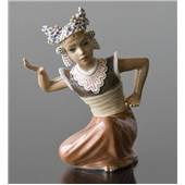 Title :Dahl Jensen Oriental Figurine 15,5 cm
Item no.: DJ1323
Height: 15 cm
