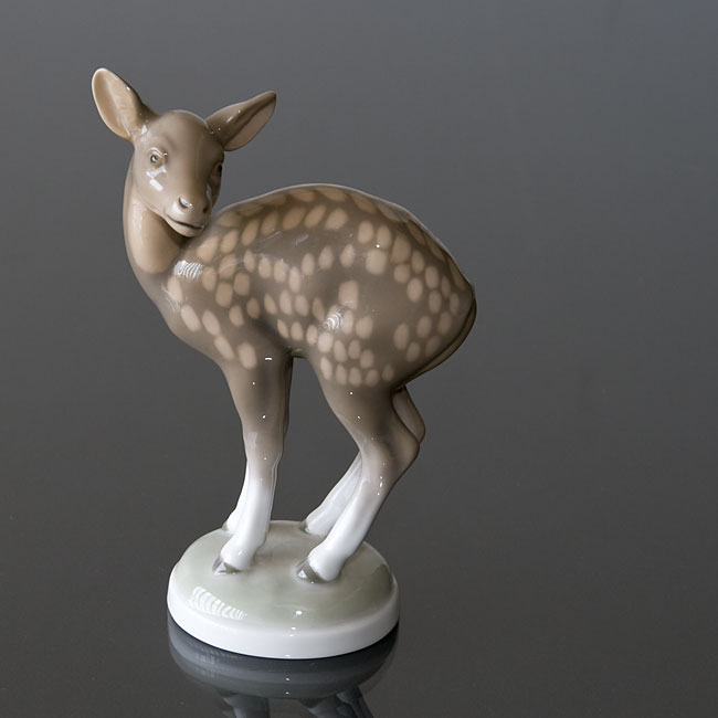 Danish store Porcelain figurine hind, deer, fallow deer. Figure BandG Copenhagen, Danish porcelain, figurine animals, Bing&Grondahl porcelain