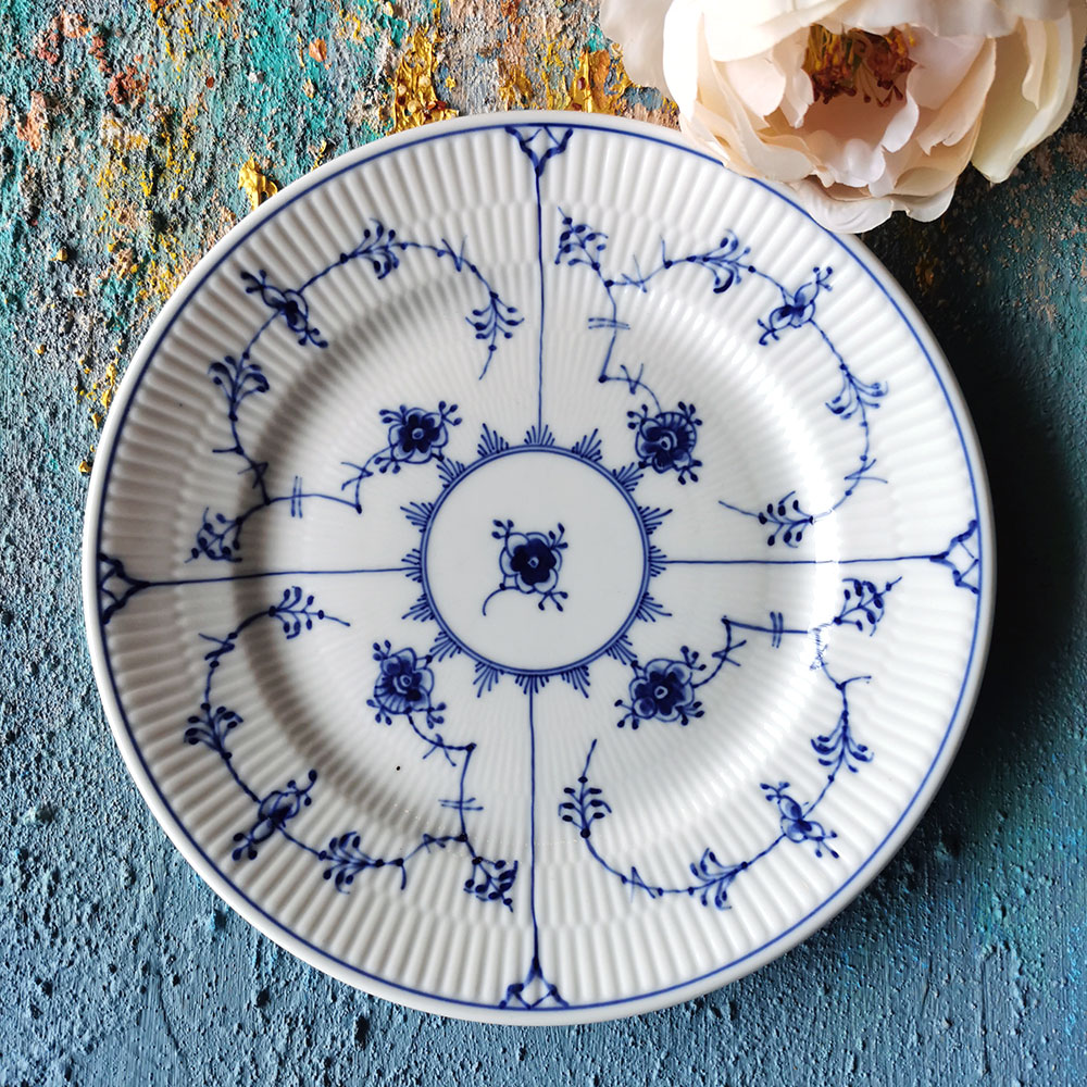 Blue-painted plates by Bing & Groendahl never go out of style